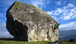 Philippe  dans La traversée gauche-droite 7a+  / La Pierre du Diable (La Pierre à Passet)